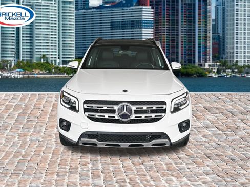 Used 2022 Mercedes-Benz GLB 250 image 2