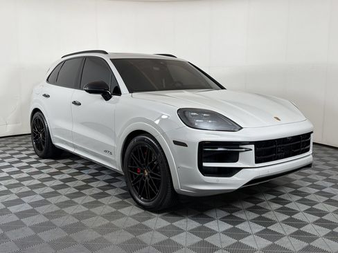 Certified 2026 Porsche Cayenne GTS AWD/4WD image 8