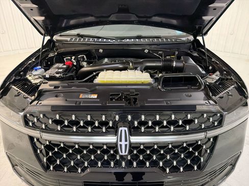 Used 2025 Lincoln Navigator Black Label image 32