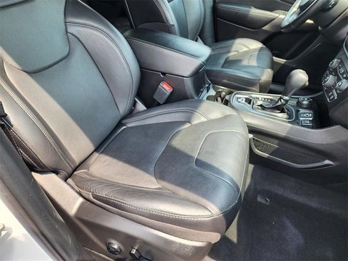 Used 2021 Jeep Cherokee Latitude Lux image 16