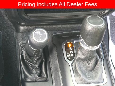 Used 2022 Jeep Wrangler Sport AWD/4WD image 19