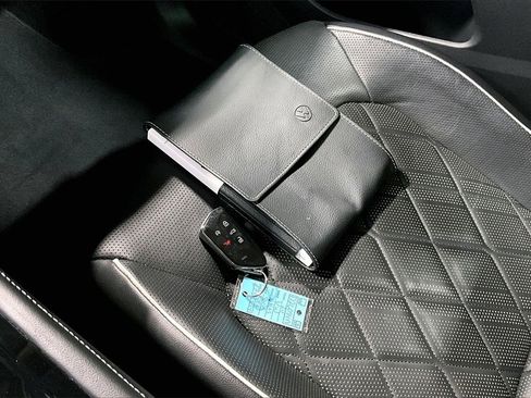 Used 2024 Volkswagen Atlas SEL Premium R-Line image 34