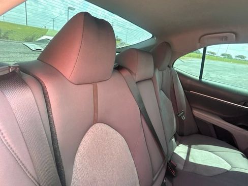 Used 2020 Toyota Camry LE FWD image 4