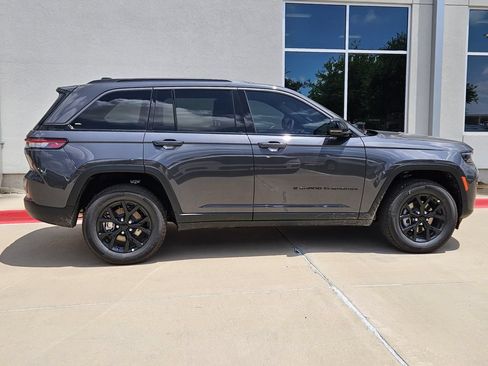 New 2026 Jeep Grand Cherokee Altitude RWD image 2
