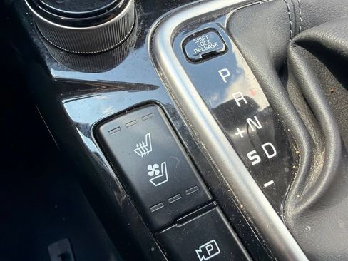 Certified 2024 Kia Seltos SX w/ SX Sunroof Package AWD/4WD image 26