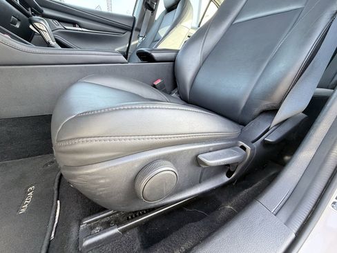 Used 2023 MAZDA MAZDA3 s image 23