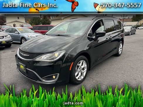 Used 2017 Chrysler Pacifica Touring Plus w/ Tire & Wheel Group FWD image 1
