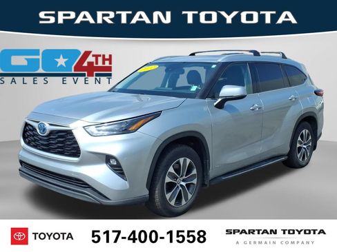 Used 2022 Toyota Highlander XLE AWD/4WD image 1