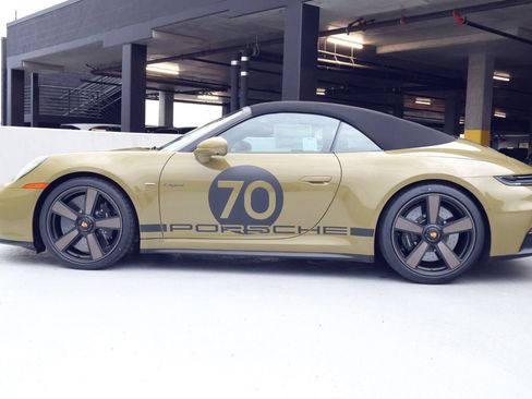 New 2026 Porsche 911 GTS image 2