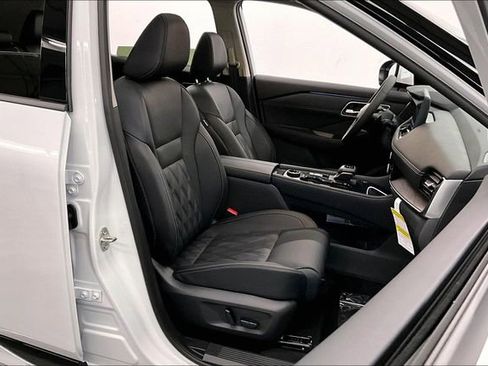 New 2026 Nissan Rogue Platinum w/ Platinum Premium Package image 36