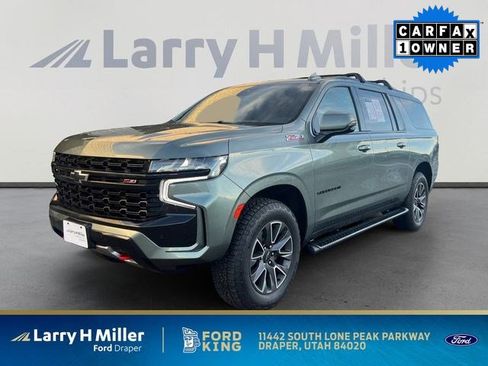 Used 2023 Chevrolet Suburban Z71 w/ Luxury Package image 2