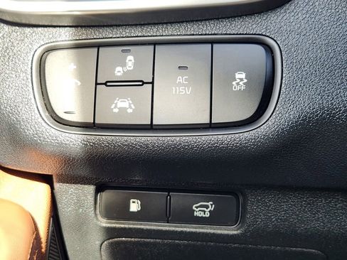 Used 2019 Kia Sorento SX image 11