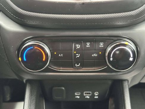 Used 2021 Chevrolet TrailBlazer LS FWD image 33