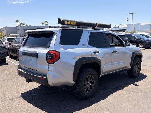 Used 2026 Toyota 4Runner SR5 AWD/4WD image 5