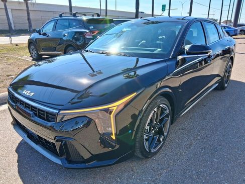 New 2026 Kia K4 GT-Line w/ GT-Line Premium Package FWD image 3