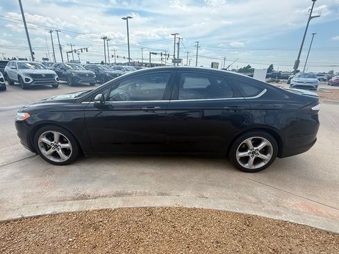 Used 2016 Ford Fusion SE FWD image 6