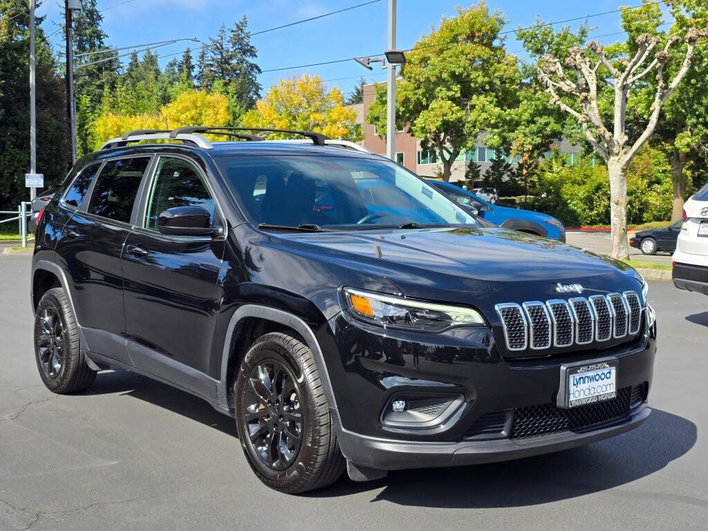 Used 2019 Jeep Cherokee Latitude w/ Cold Weather Group FWD image 9