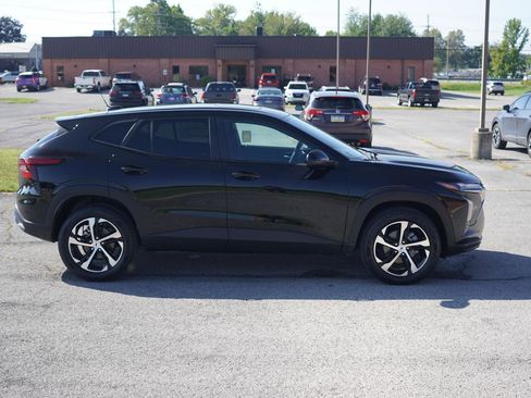 New 2026 Chevrolet Trax RS w/ Sunroof Package image 2