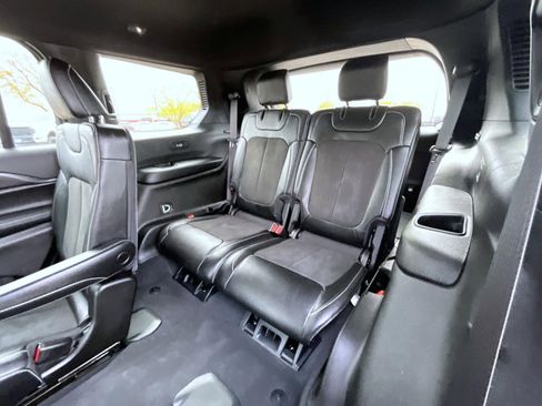 Certified 2024 Jeep Grand Cherokee L Altitude image 22