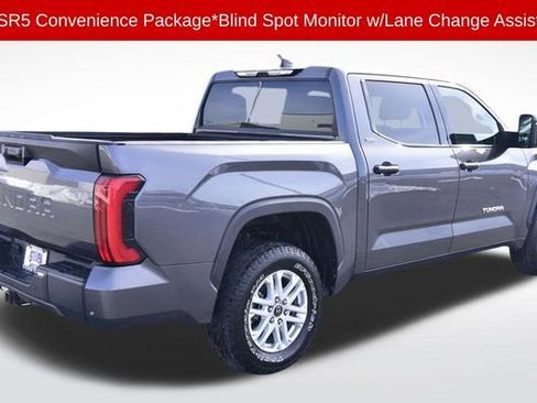 Used 2022 Toyota Tundra SR5 w/ SR5 Convenience Package image 4