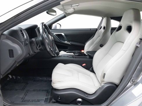 Used 2010 Nissan GT-R Premium AWD/4WD image 16