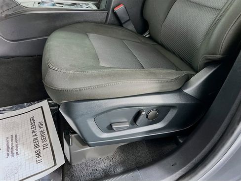 Used 2022 Ford Explorer XLT AWD/4WD image 26
