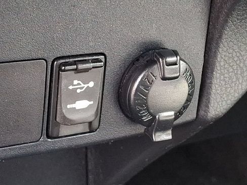 Used 2015 Toyota RAV4 XLE AWD/4WD image 25