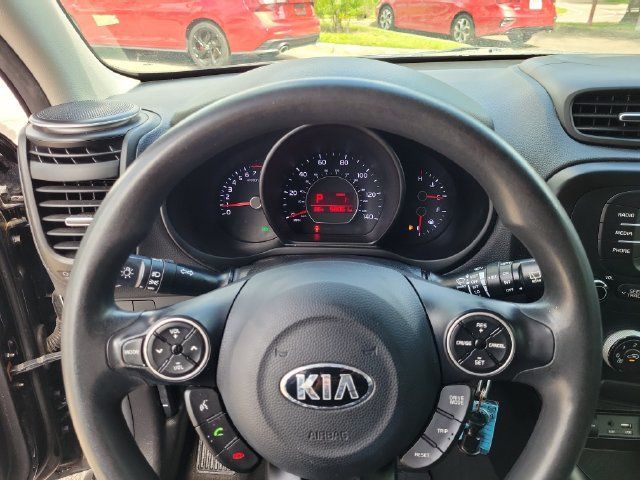 Used 2018 Kia Soul FWD image 25