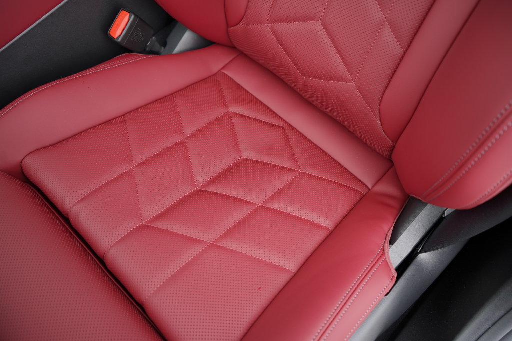 Used 2026 BMW 530i w/ Premium Package RWD image 12
