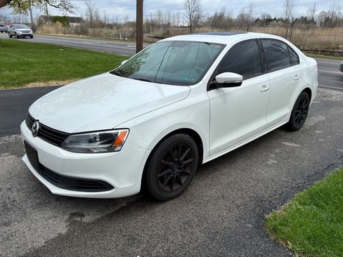Used 2012 Volkswagen Jetta SE image 3