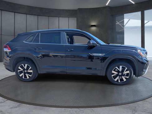 Used 2023 Volkswagen Atlas Cross Sport SE image 7