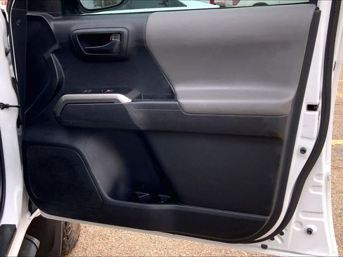 Used 2023 Toyota Tacoma SR5 RWD image 23