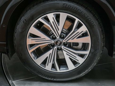 Certified 2023 Audi Q4 e-tron Premium Plus w/ Premium Plus RWD image 10