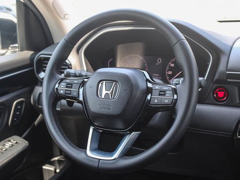 Certified 2025 Honda Pilot Touring image 16