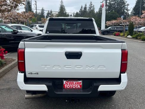 Certified 2025 Toyota Tacoma SR5 AWD/4WD image 8