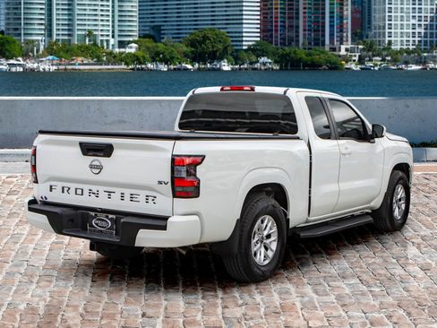 Used 2024 Nissan Frontier SV image 5
