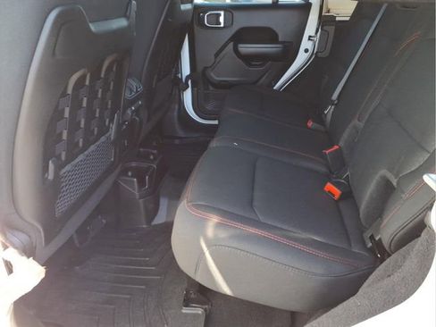 Used 2021 Jeep Wrangler Unlimited Rubicon w/ Cold Weather Group image 14