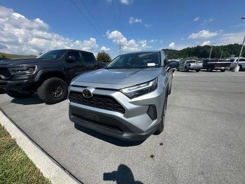 Used 2024 Toyota RAV4 LE FWD image 9