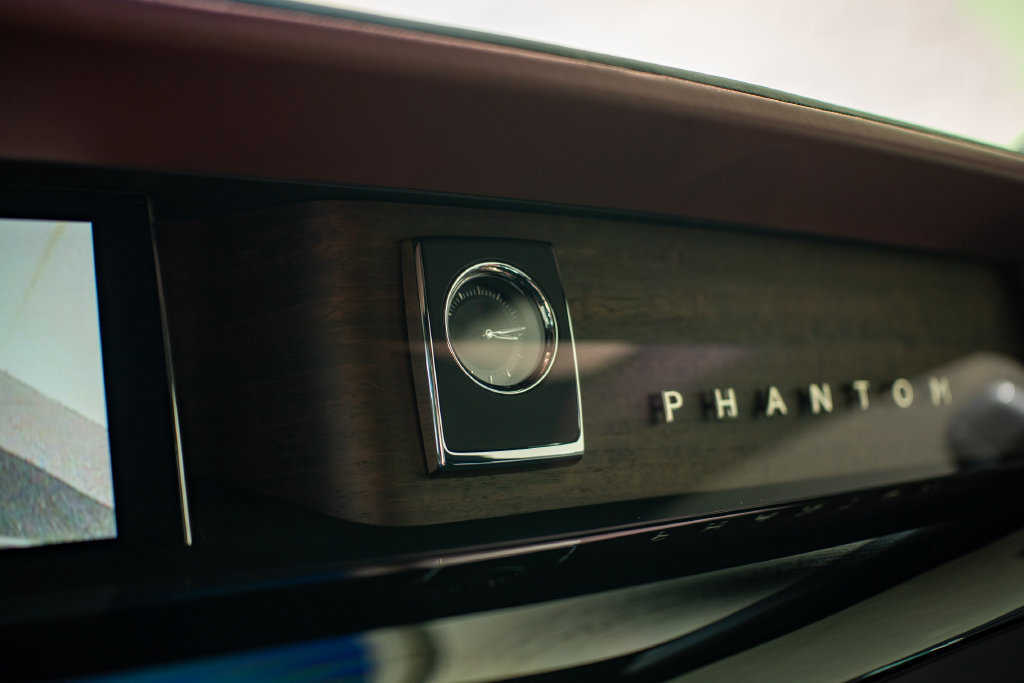 Used 2024 Rolls-Royce Phantom Sedan RWD image 12