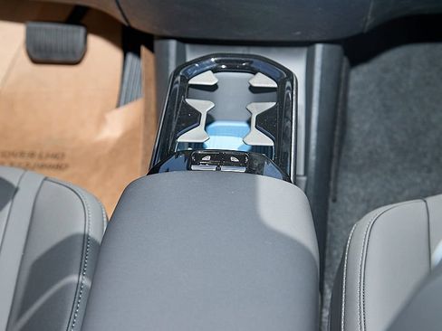 New 2026 Volvo EX30 Plus AWD/4WD image 26