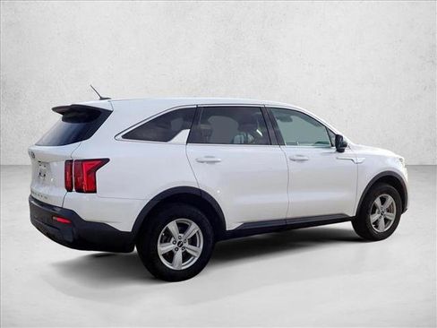 Used 2021 Kia Sorento LX image 8