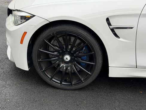 Used 2018 BMW M4 Convertible image 26