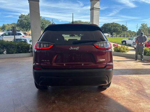 Used 2019 Jeep Cherokee Latitude w/ Popular Appearance Group image 5