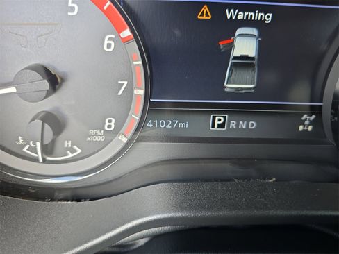 Used 2024 Nissan Titan PRO-4X w/ Pro-4x Convenience Package image 26