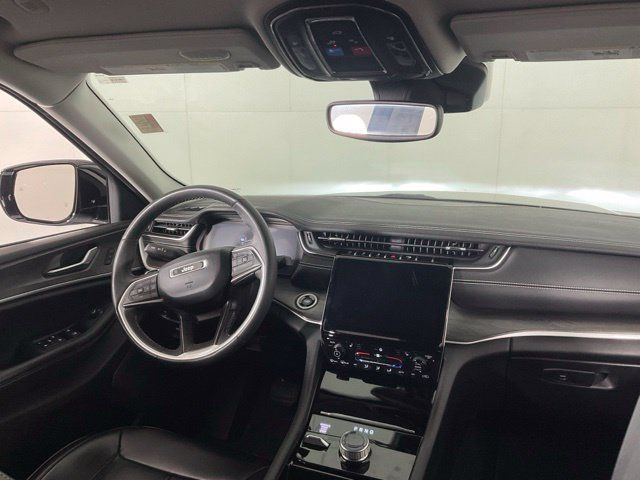 Used 2023 Jeep Grand Cherokee L Limited AWD/4WD image 30