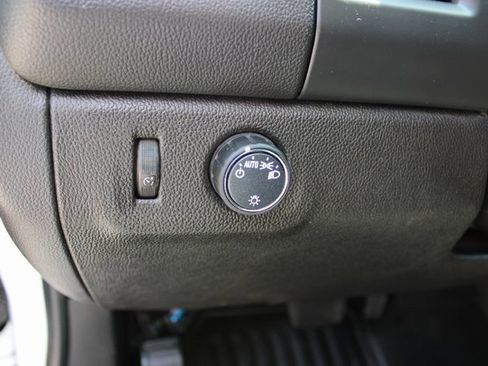 Used 2022 Chevrolet Colorado LT w/ Fleet Safety Package image 11