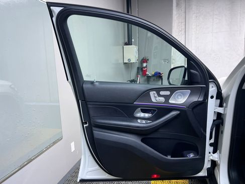 Used 2020 Mercedes-Benz GLS 450 4MATIC image 11