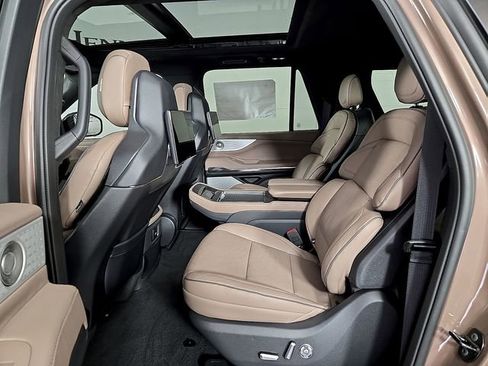 New 2025 Lincoln Navigator L Black Label image 10