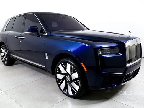 Used 2025 Rolls-Royce Cullinan AWD/4WD image 6