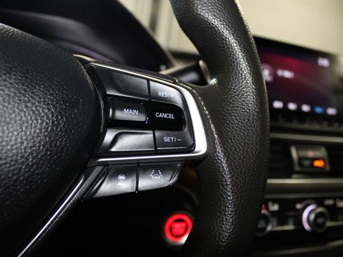 Used 2019 Honda Accord LX image 18